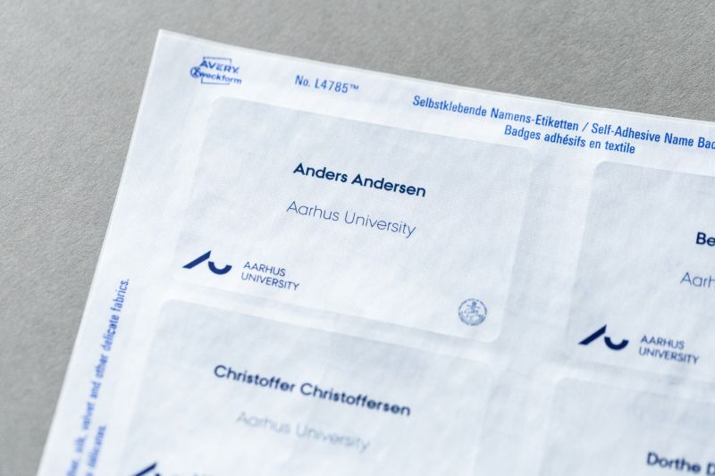 Selvklæbende navneskilte, 1 ark med 10 navneskilte - gratis