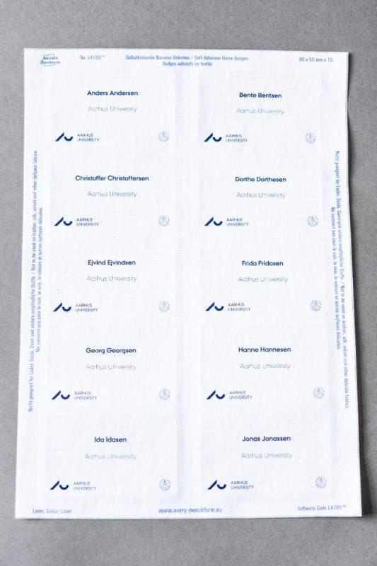 Selvklæbende navneskilte, 1 ark med 10 navneskilte - gratis